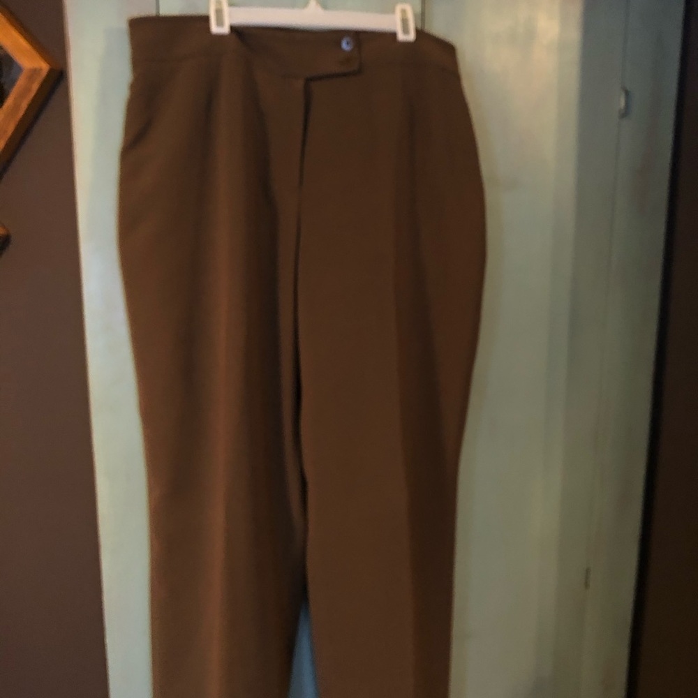Cute slacks in a sienna color